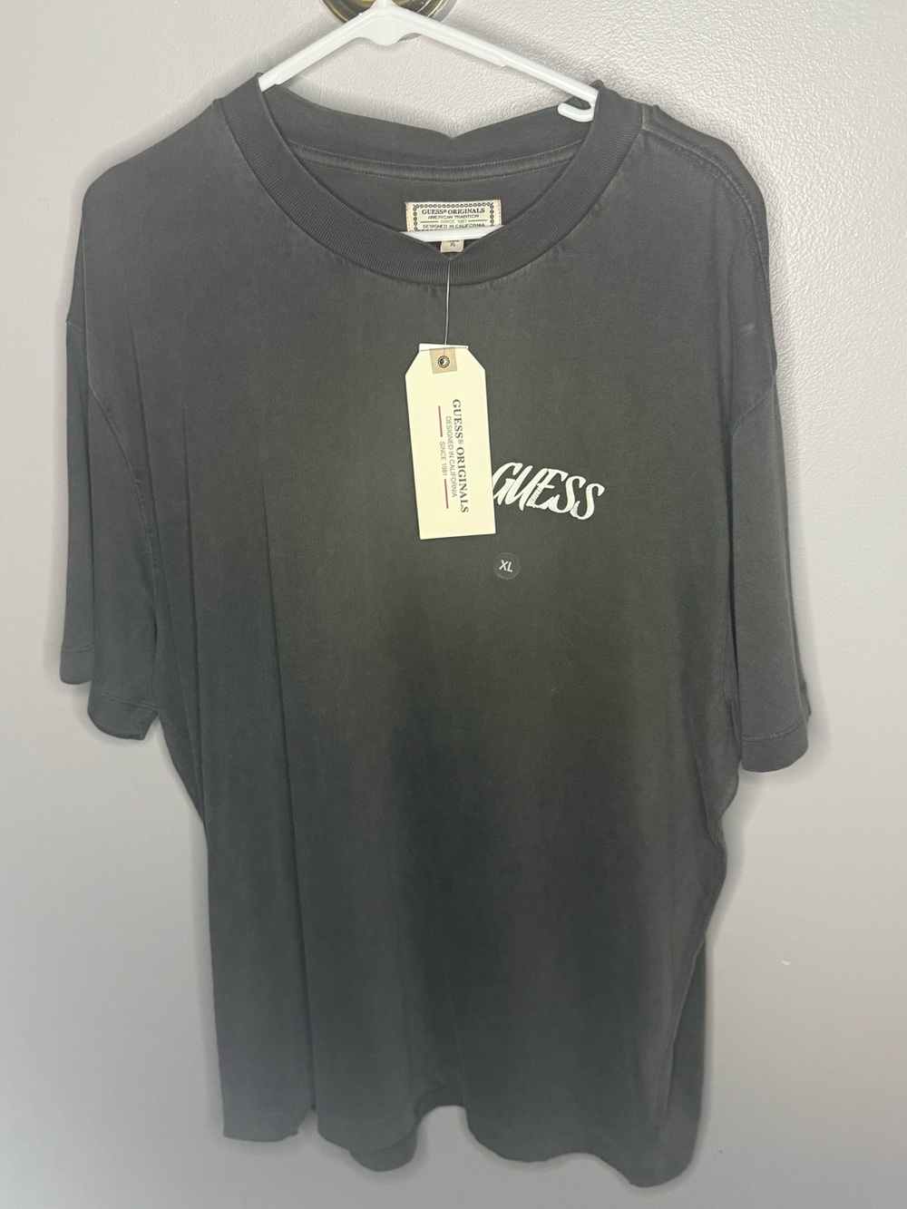 NWT GUESS Originals Men’s Graphic Logo T-Shirt Gray Short Sleeve Crew Neck XL